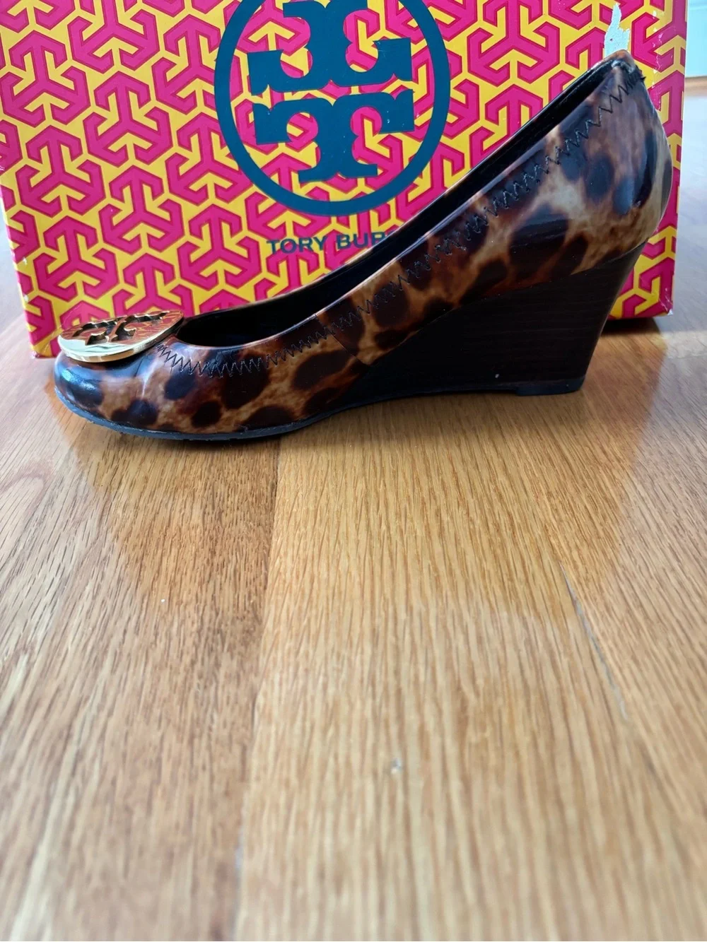 Tory Burch Tortoiseshell Reva Ballet Flats with Gold Logo